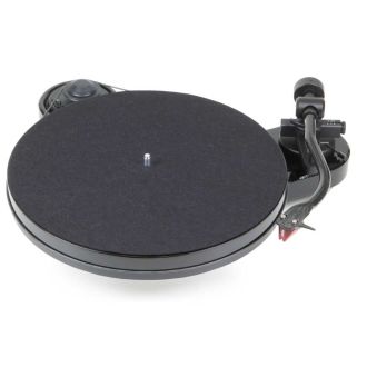 PROJECT RPM 1 Carbon DC Gloss Black Turntable